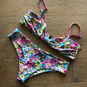 Blackbough bikini - M top, L bottom